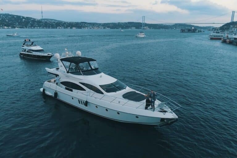 Lotus Yat - Lotus Yachts - Istanbul Yacht Rental - Boat Tour