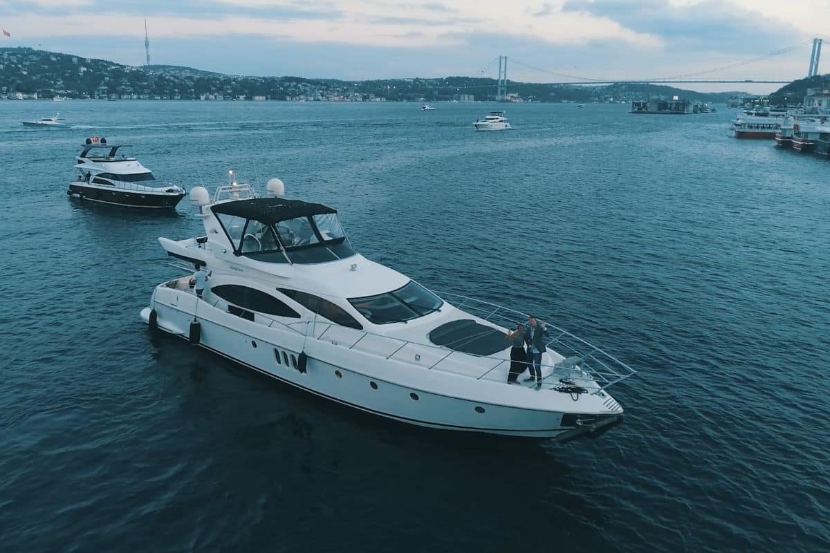 Lotus Yat - Lotus Yachts - Istanbul Yacht Rental - Boat Tour