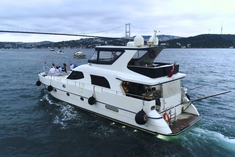 lotus-yat-24m-yacht-bosphorus-istanbul (15)