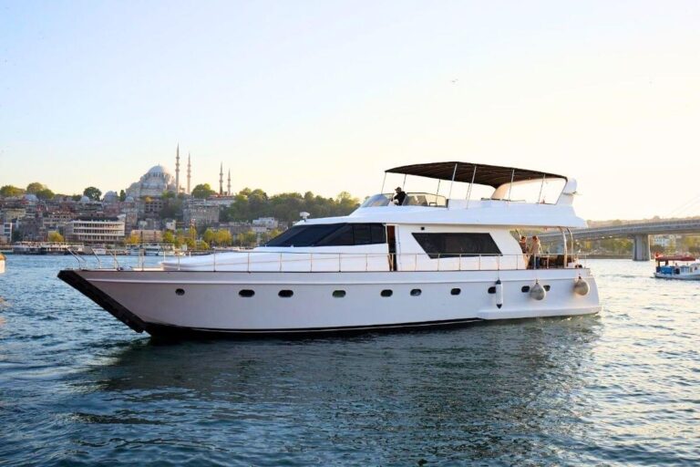 Lotus Yat - 23m Yacht for Luxury Yacht Tours in Istanbul