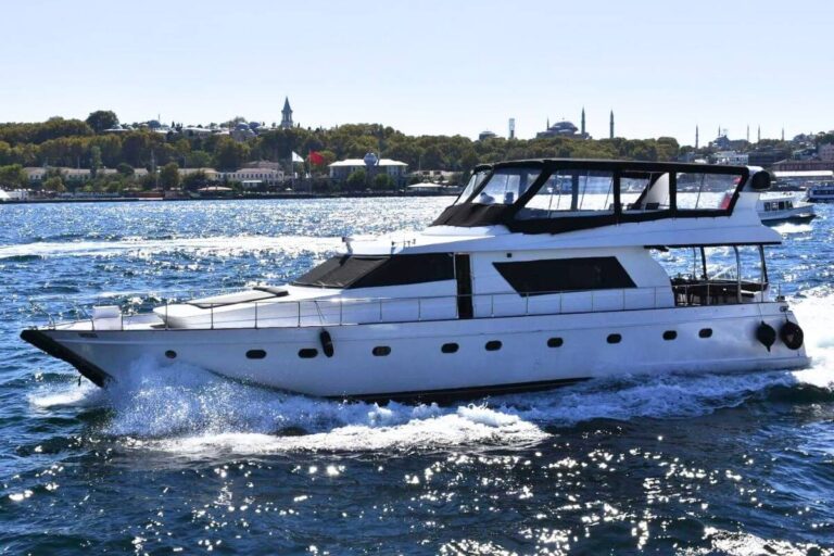 Lotus Yat - 23m Yacht for Luxury Yacht Tours in Istanbul