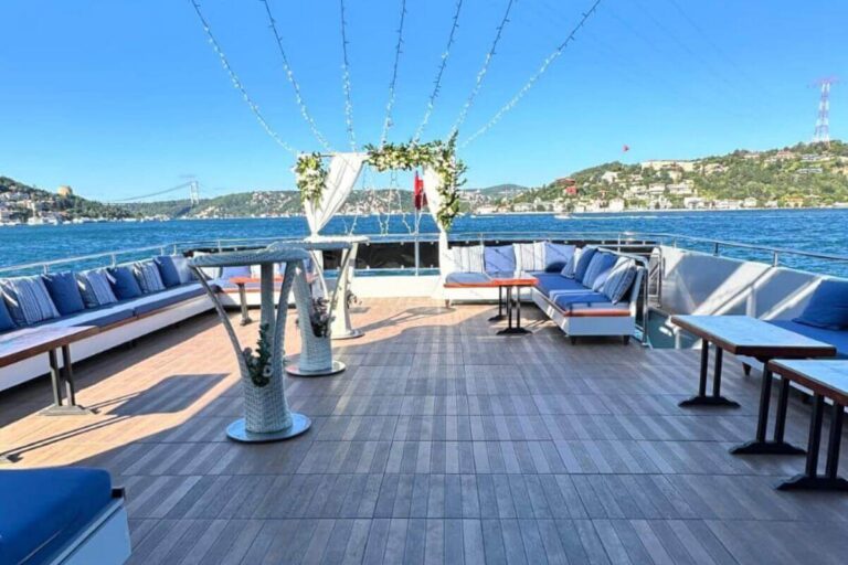 Lotus Yat - 24m Reception Boat for Yacht Tours in Istanbul