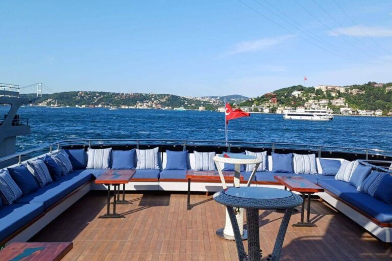 Lotus Yat - 24m Reception Boat for Yacht Tours in Istanbul