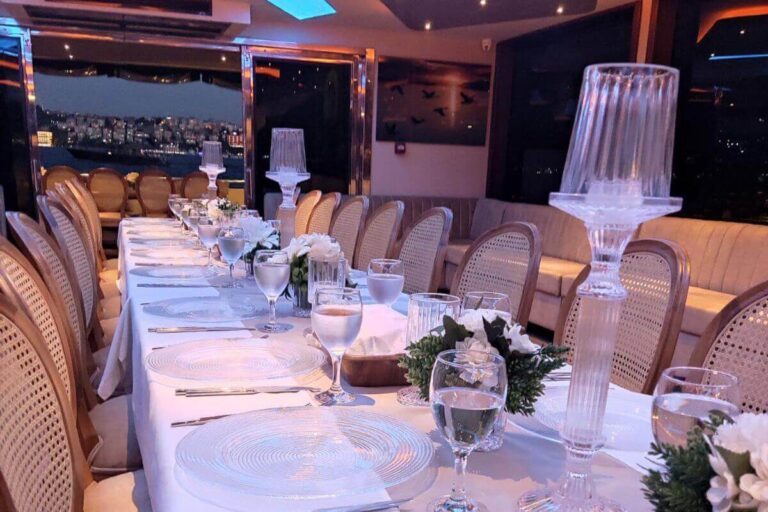 Lotus Yat - 24m Reception Boat for Yacht Tours in Istanbul